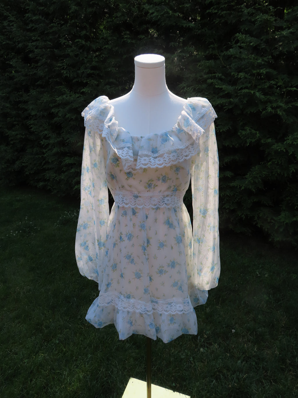the lana dress