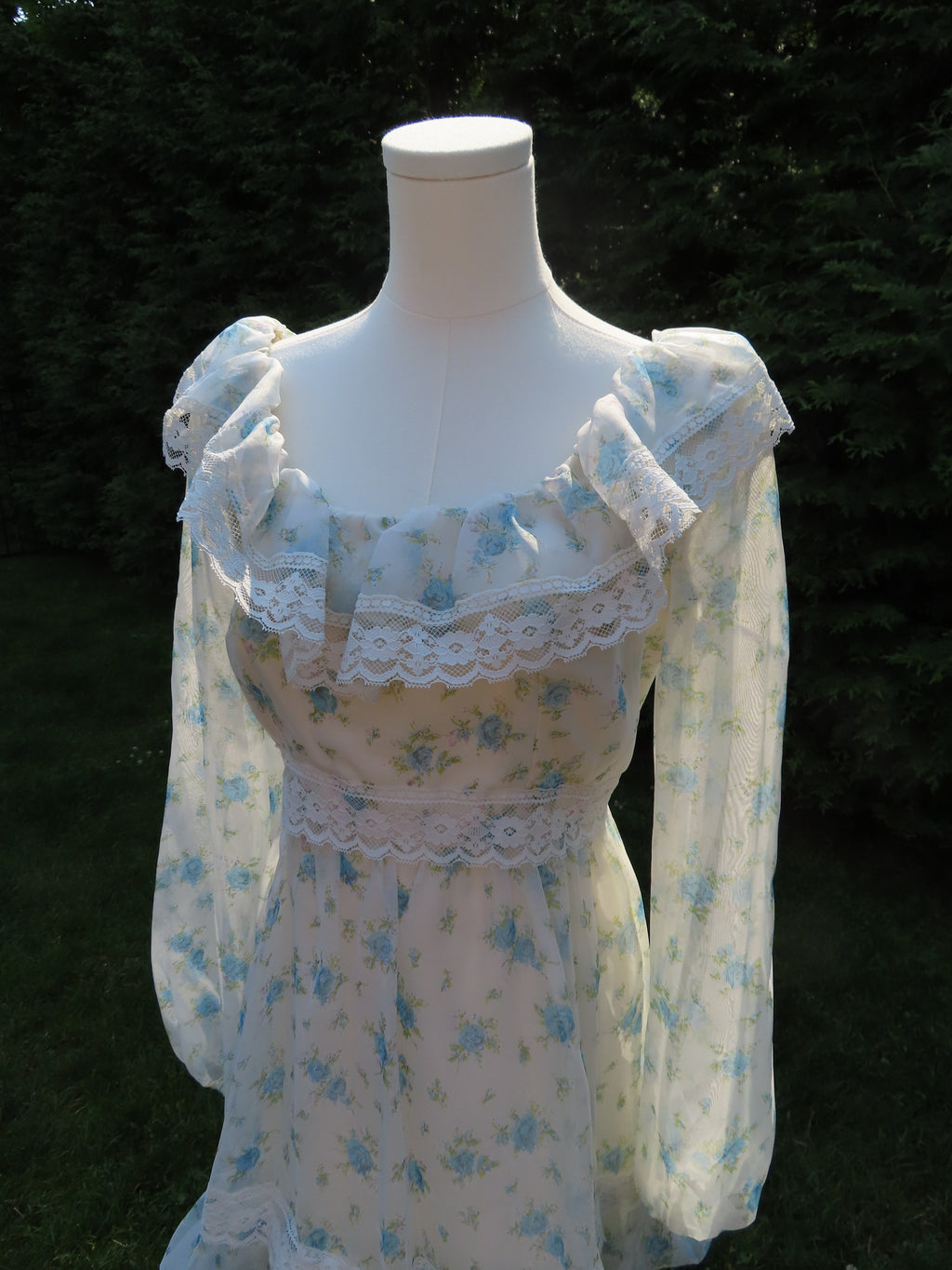 the lana dress