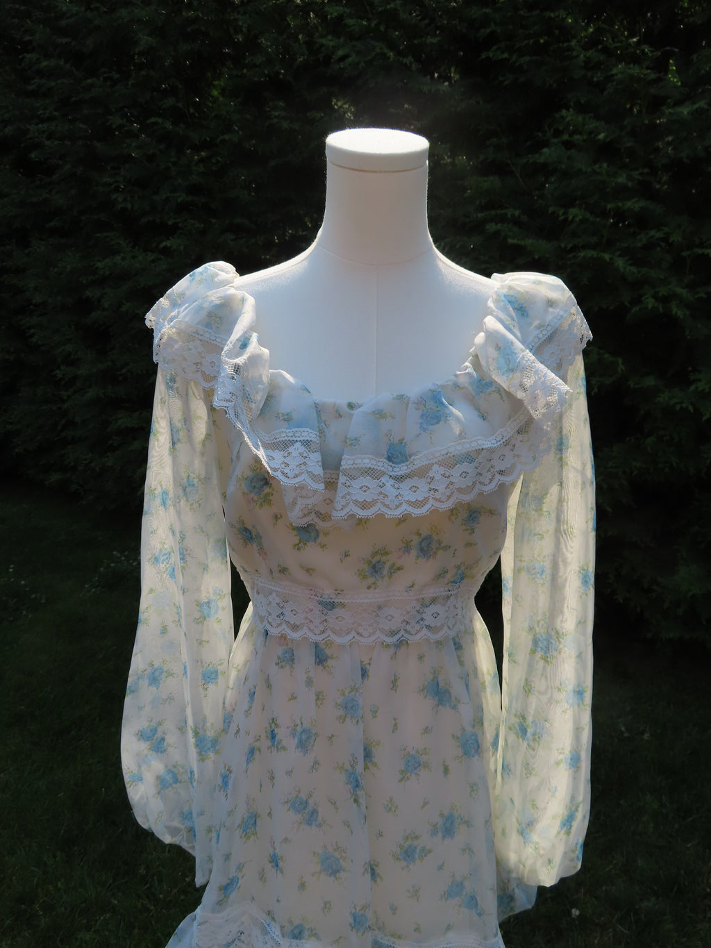 the lana dress
