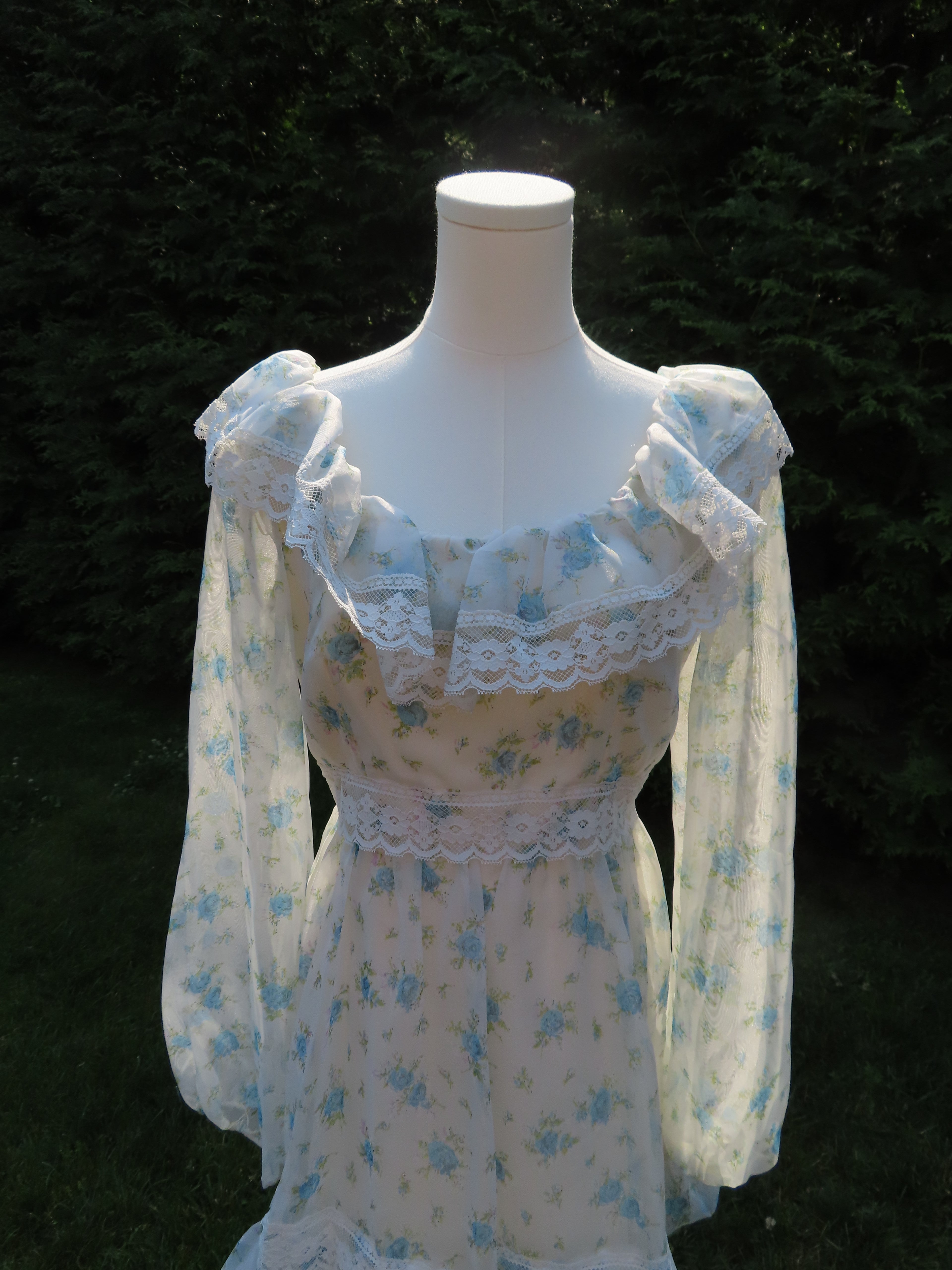 the lana dress