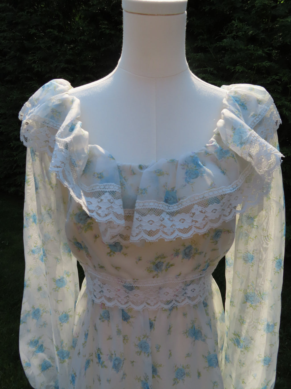 the lana dress
