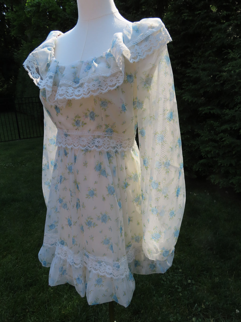 the lana dress