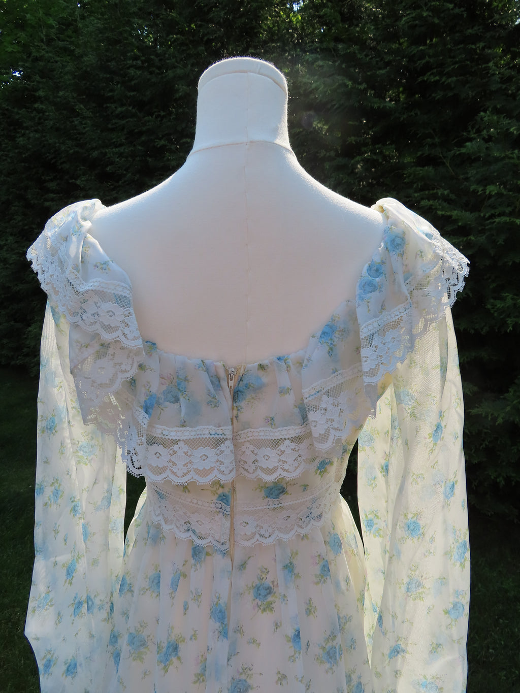 the lana dress